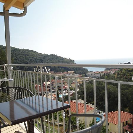 Petrino Apartments Parga Dış mekan fotoğraf